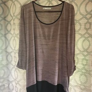 Maurices black and gray shirt
